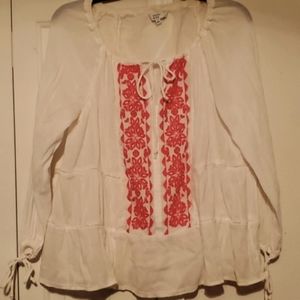 Crown and Ivy Tunic.  White with pink Embroidery.  Size small